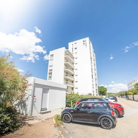 Le Calderini Appart: Beachfront With Free Wi-fi And Parking La Grande-Motte